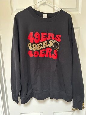 Hanes Black Crewneck Sweatshirt with Red and Gold 49ERS Graphic
